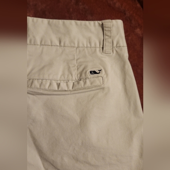 Vineyard Vines Khaki Long Shorts Size 2 - Picture 3 of 7